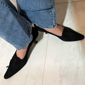 VINTAGE CAREL PARIS 〰️ BLACK SUEDE KITTEN HEELS